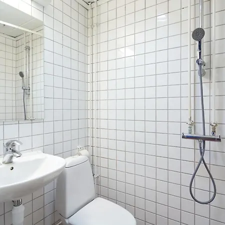 Stylish 5 Person In Vibrant Urban Area Appartement