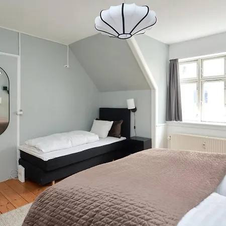 Appartement Stylish 5 Person In Vibrant Urban Area *